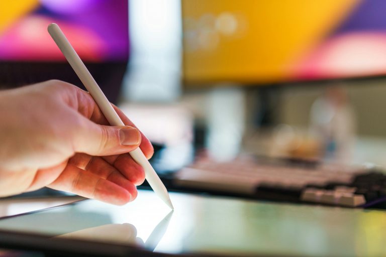Entreprendre avec Cœur et Créativité : L’Art de Transformer ses Idées en Réussite​